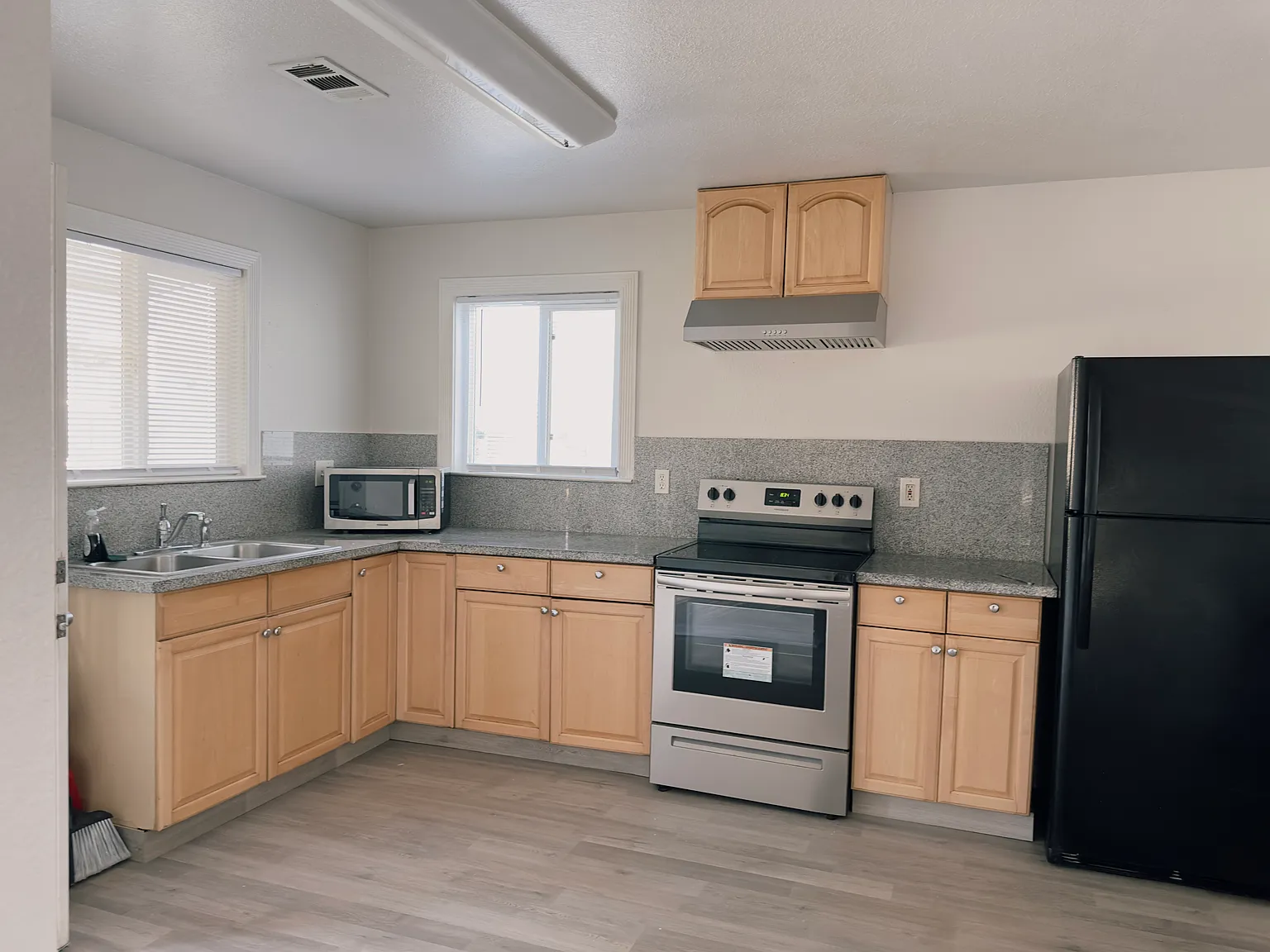 E Monte Vista Ave, Turlock — Photo 1