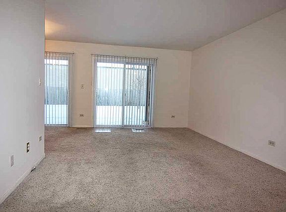 2nd image of 876 Cross Creek Dr N APT 1B
