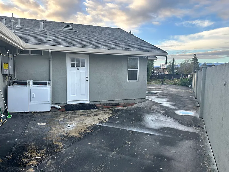 3282 Maple Leaf Ct #D — Photo 8