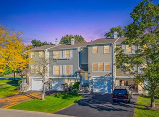 1931 Farnham Ct, Schaumburg, IL 60194