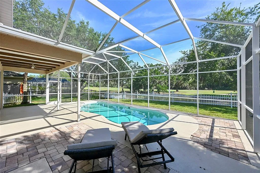 3 bed, 2.5 bath, 2099 sqft, $3,395 — Photo 4