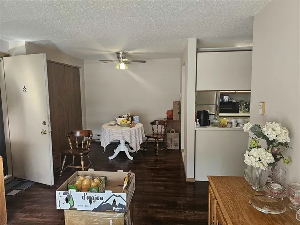 814 Benton Dr APT 22, Iowa City, IA 52246