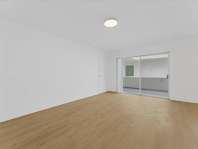 6615 Franklin Ave. — Photo 27