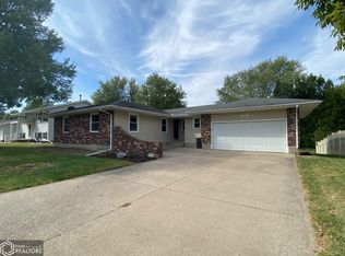 809 Randall Ln, Burlington, IA 52601