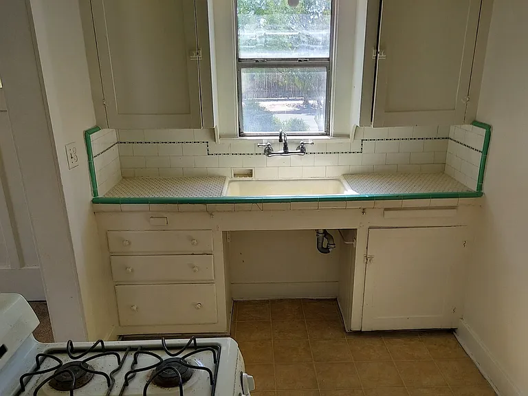 228 & 232 N Vine Ave — Photo 13
