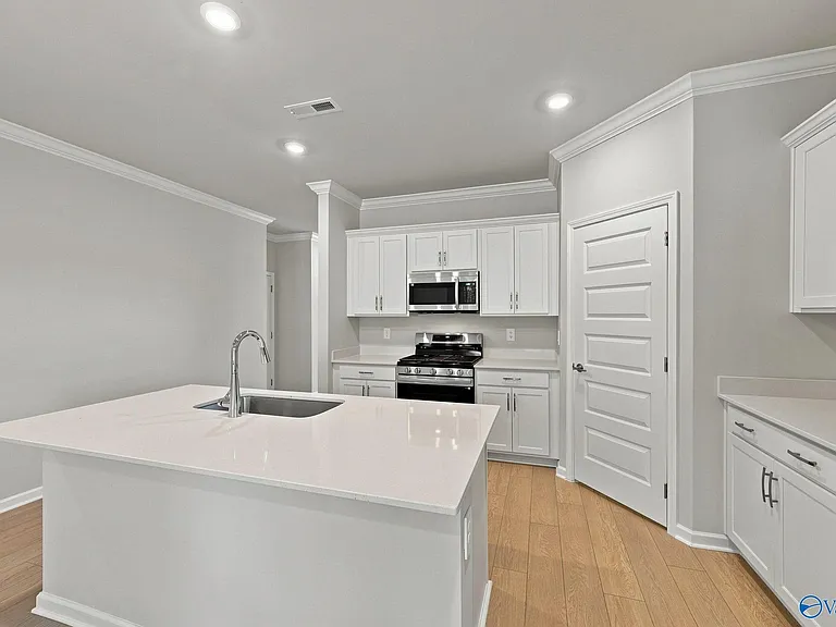7211 Holly Creek Dr — Photo 11