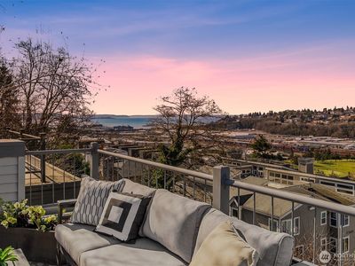 2605 13th Avenue W, Seattle, WA, 98119
