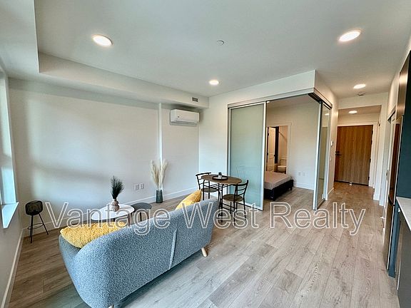 5th image of 620 Coronation Ave #308