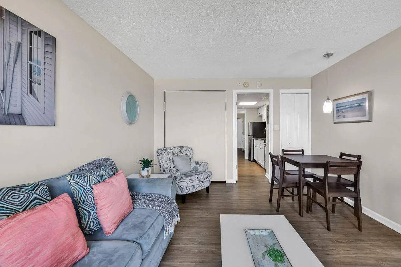 1 bed, 1.0 bath, 462 sqft, $11,200 — Photo 2