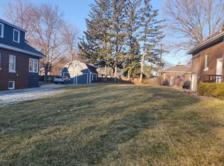 402 S Maple St, Mount Prospect, IL 60056