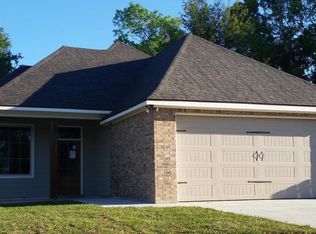 106 Milton Estates Ln, Youngsville, LA 70592