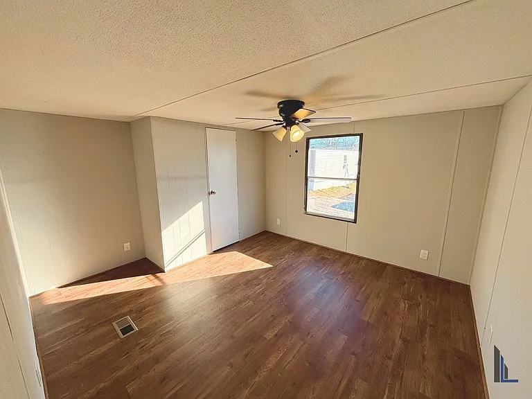105 Cypress St — Photo 10