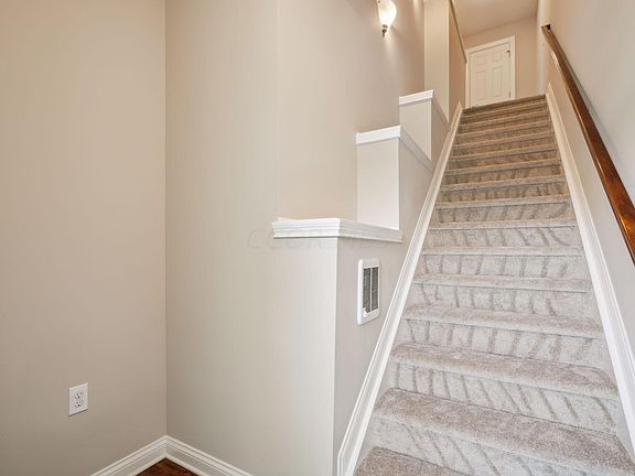 4th image of 5592 Broome Dr #15