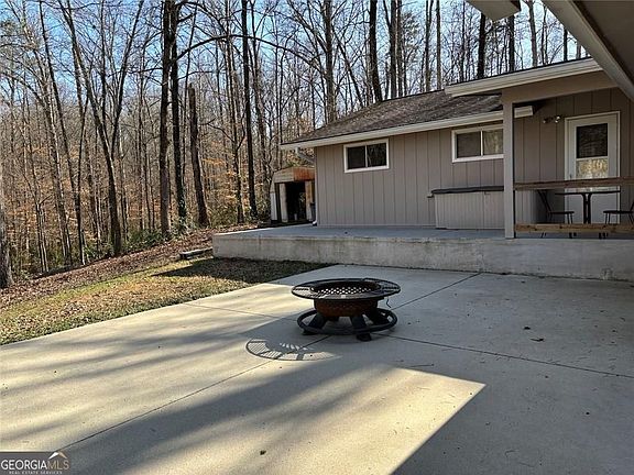 5th image of 183 Barker Rd SW