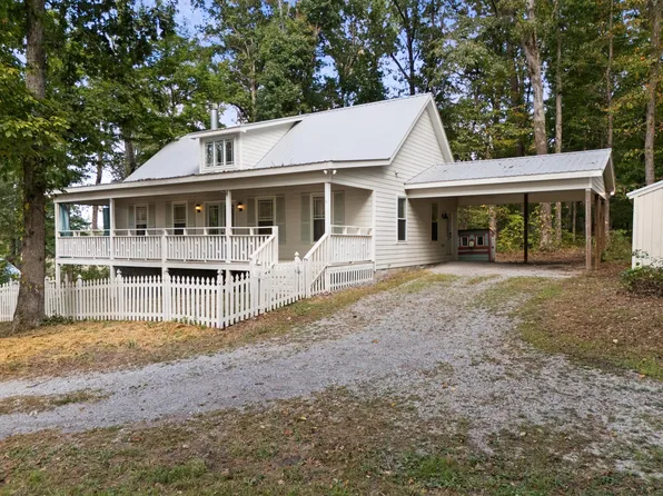 423 Eastside Rd, Burns, TN 37029