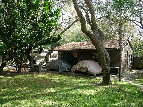 Detached 2+ Car Garage and RV/Boat Parking