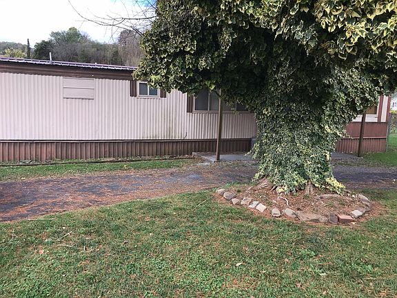 3rd image of 343 Crockett St