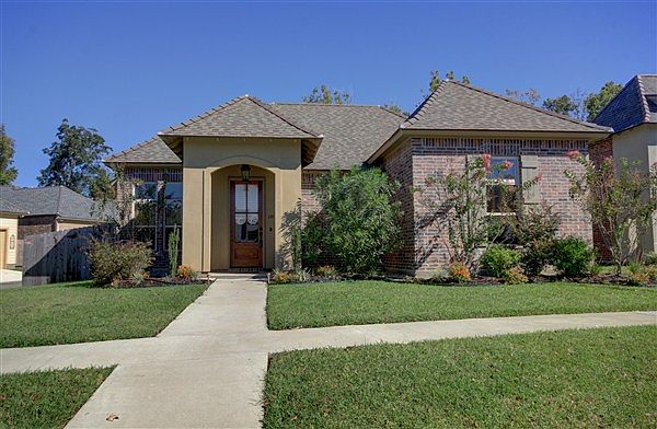 1st image of 110 Grand Pointe Blvd
