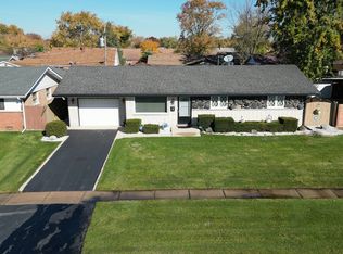 7048 Dover St, Bridgeview, IL 60455