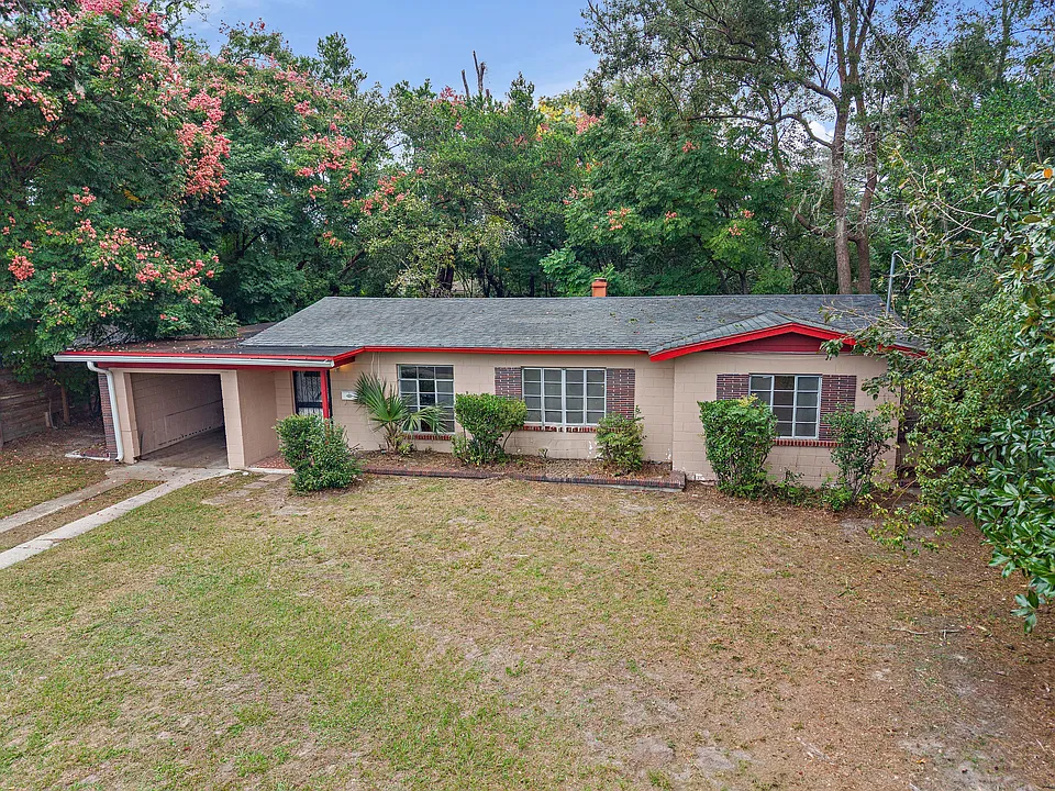 2133 Forest Hills Rd