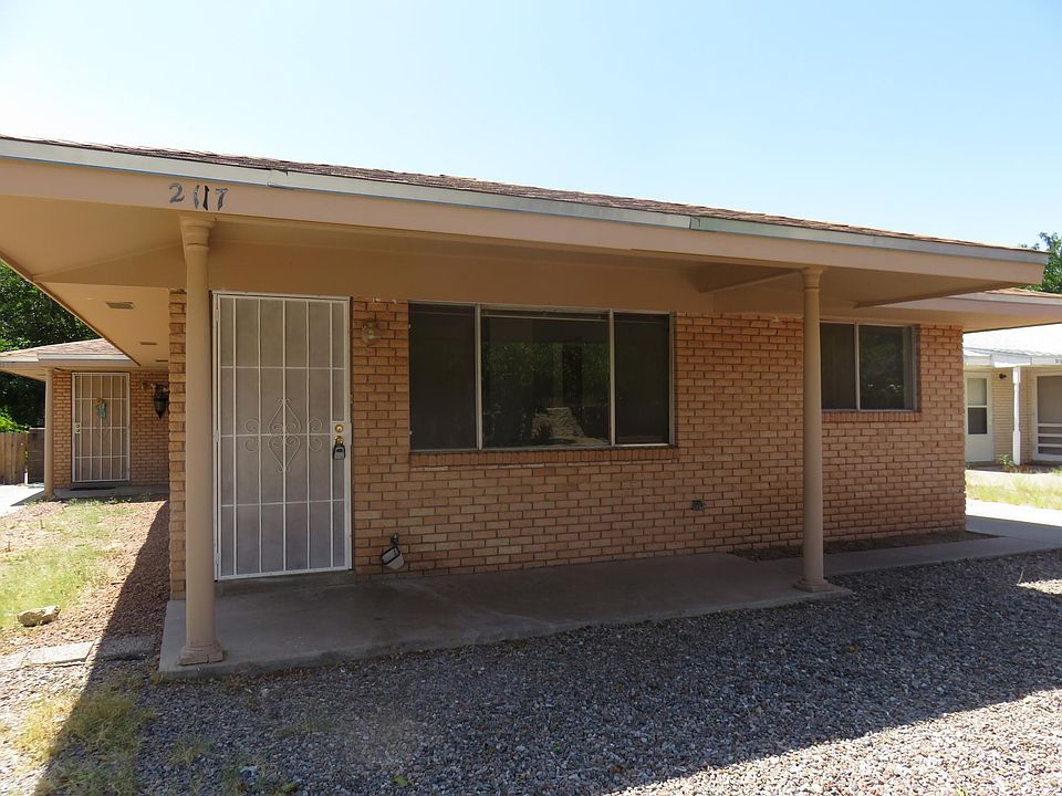 1st image of 2117 Desert Dr