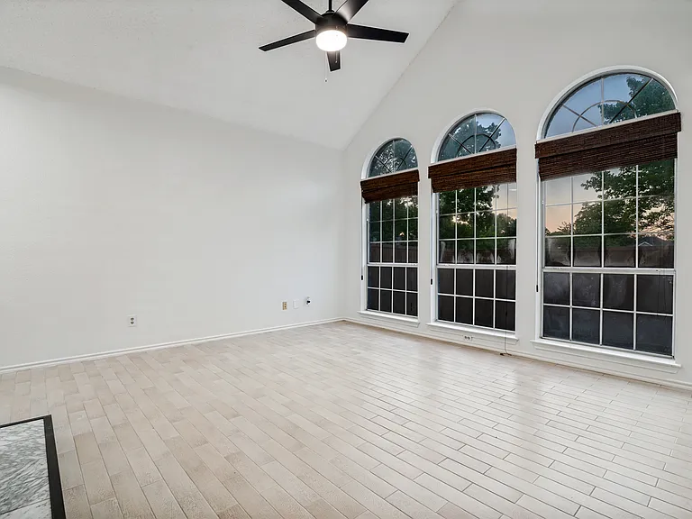 1333 Maywood Ct — Photo 17