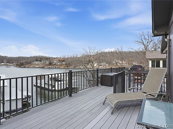 3rd image of 637 Castle Garden Rd