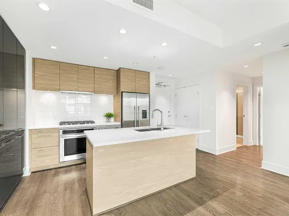 38 SW 9th St NE #610, Calgary, AB T2E 7X9