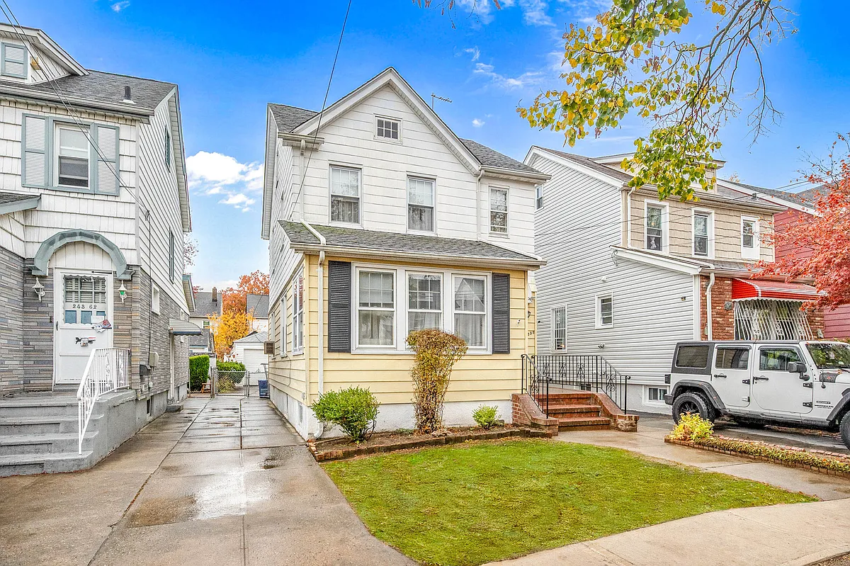 Building Photo - 243-58 144th Ave #2