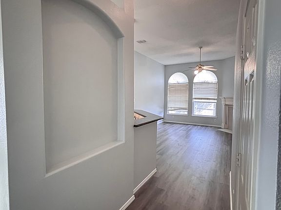 2nd image of 2009 Fox Glen Dr