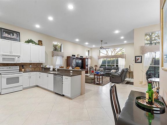 5th image of 8218 Sandpiper Glen Drive