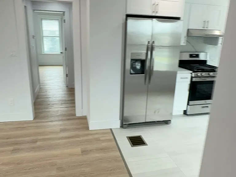 26 Rowan St #2 — Photo 12