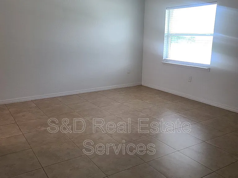 2415 S Crystal Lake Dr — Photo 5