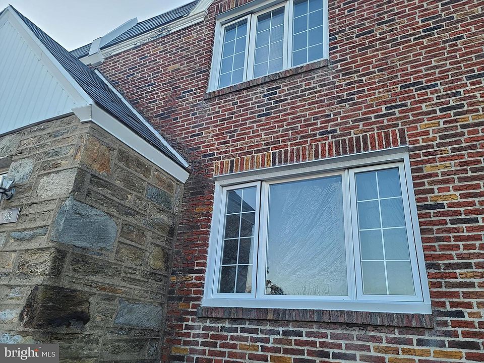 2nd image of 1653 Middleton St