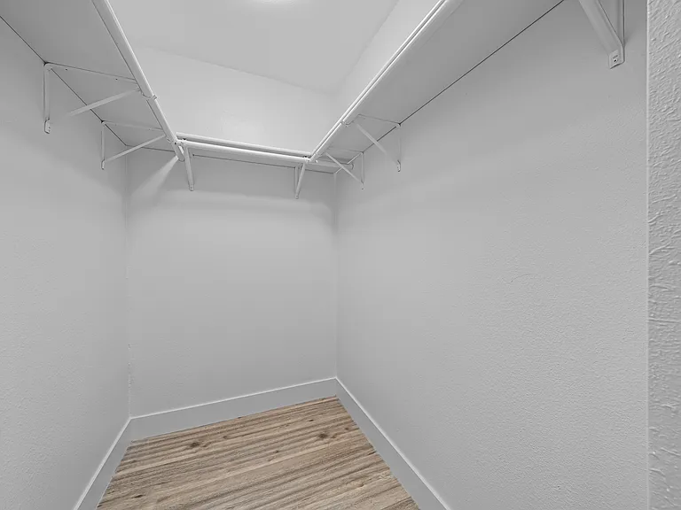 606 S Sunshine Ave — Photo 37