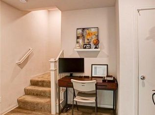 7252 N Cedar Rd, Van Nuys, CA 91405