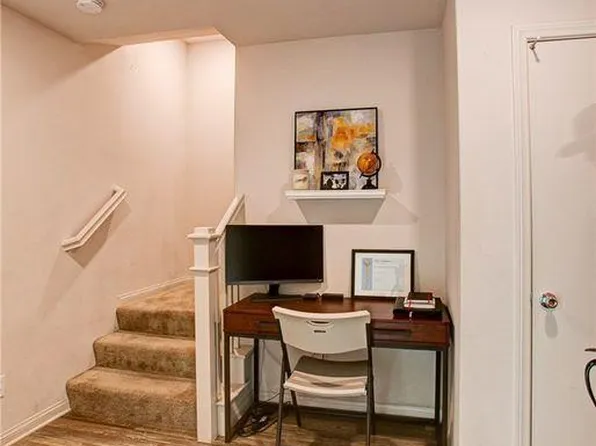 7252 N Cedar Rd, Van Nuys, CA 91405