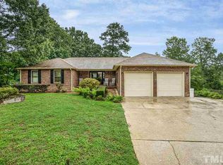 605 Cranford Ct, Fayetteville, NC 28303