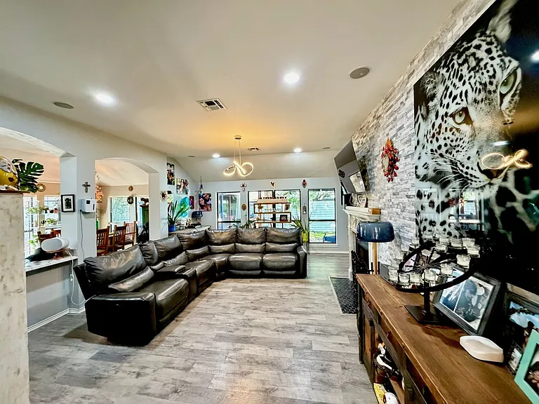5838 Manchester Ln — Photo 13