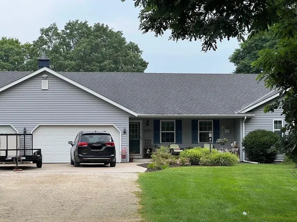 2174 East Newark DRIVE, West Bend, WI 53090