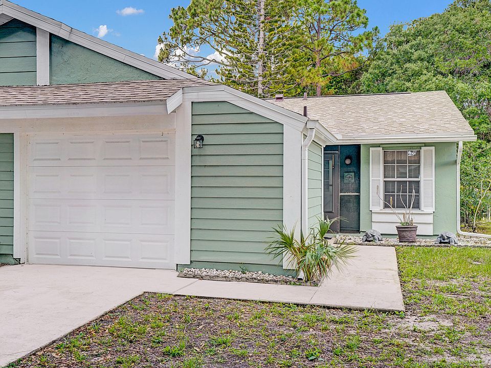 1st image of 1370 SE Rivergreen Circle