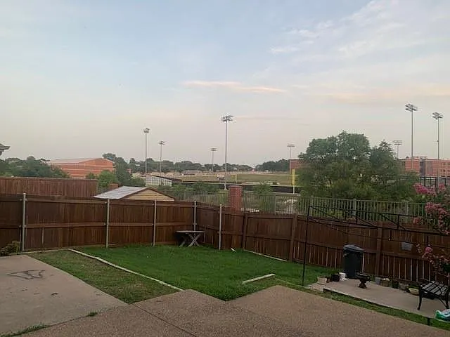 1027 Creek Bnd — Photo 7