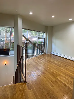 Rented by R New York | media 17