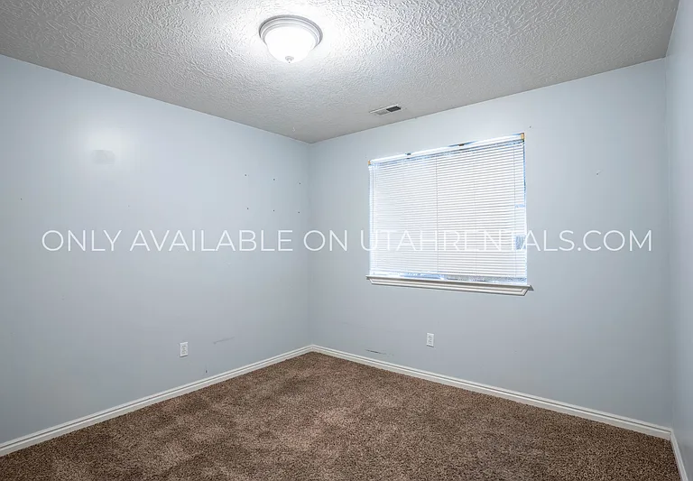 1256 S 1410 E #TWIN — Photo 10