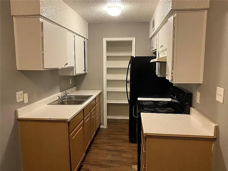 8919 Galewood Dr — Photo 12