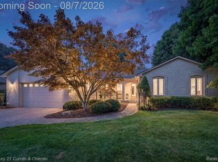15389 Lakeside St, Plymouth, MI 48170