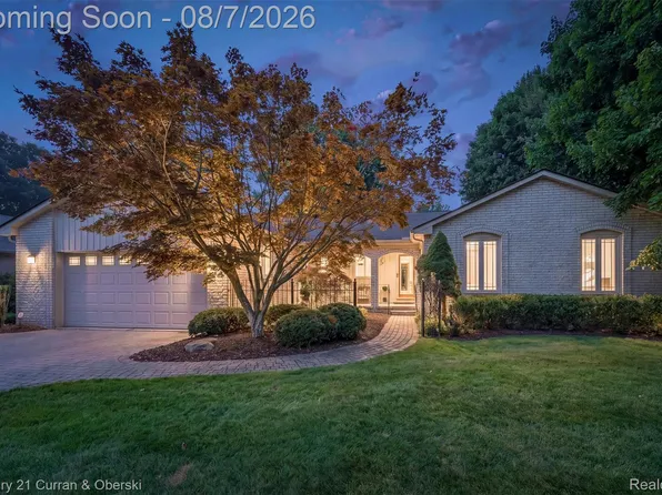 15389 Lakeside St, Plymouth, MI 48170