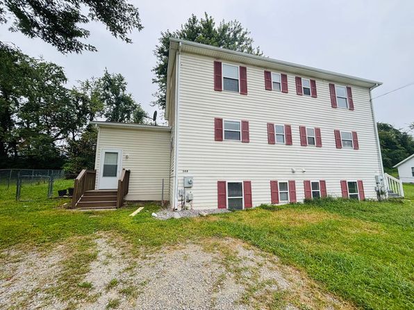 300 Wakeman Ct