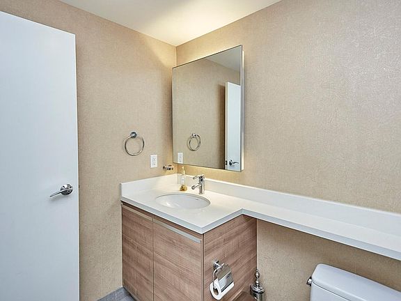 2nd image of 3785 Wilshire Blvd APT 1501
