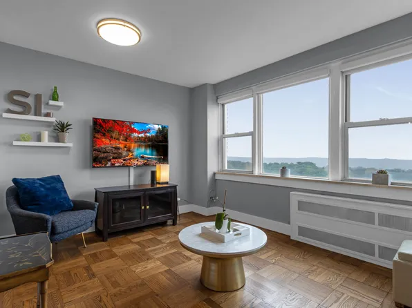 4555 Henry Hudson Pkwy W image 5 of 40